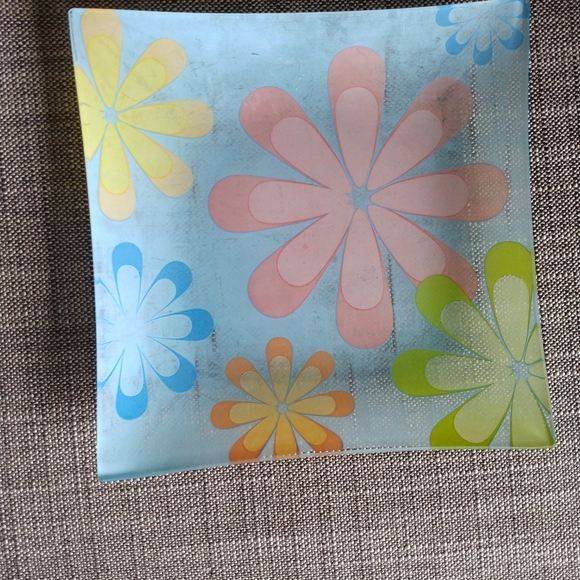 COPY - square blue glass flower plate - Picture 3 of 3